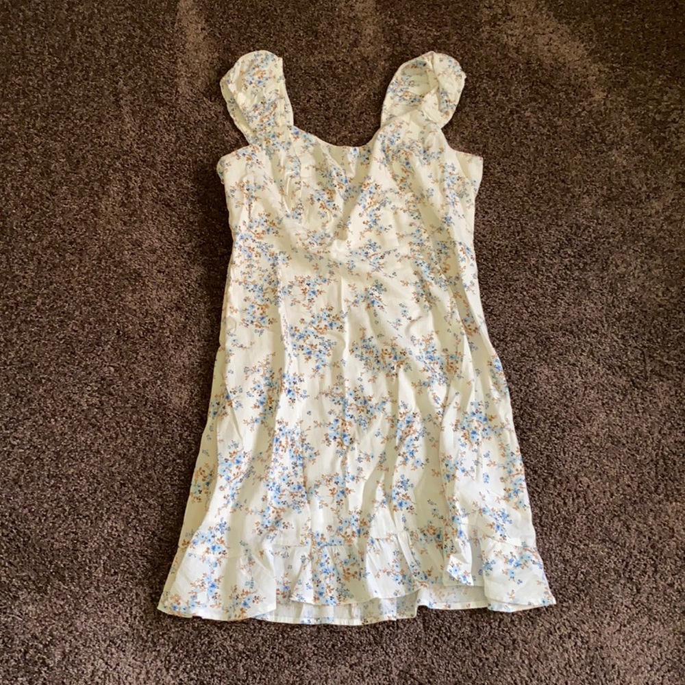 NWT Old Navy Cream and Blue Floral Fit and Flare Puff Sleeve Mini Dress